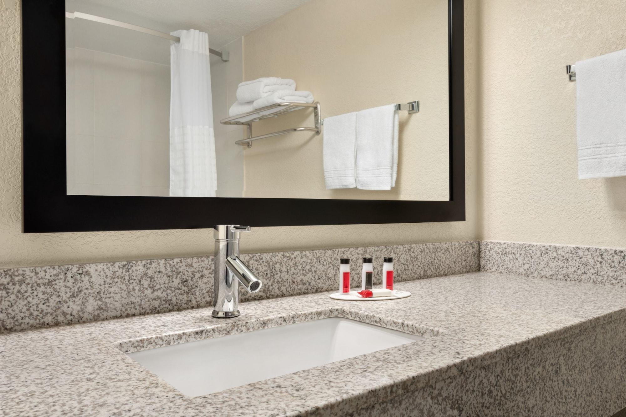 Hotel Super 8 By Wyndham Des Moines Zewnętrze zdjęcie