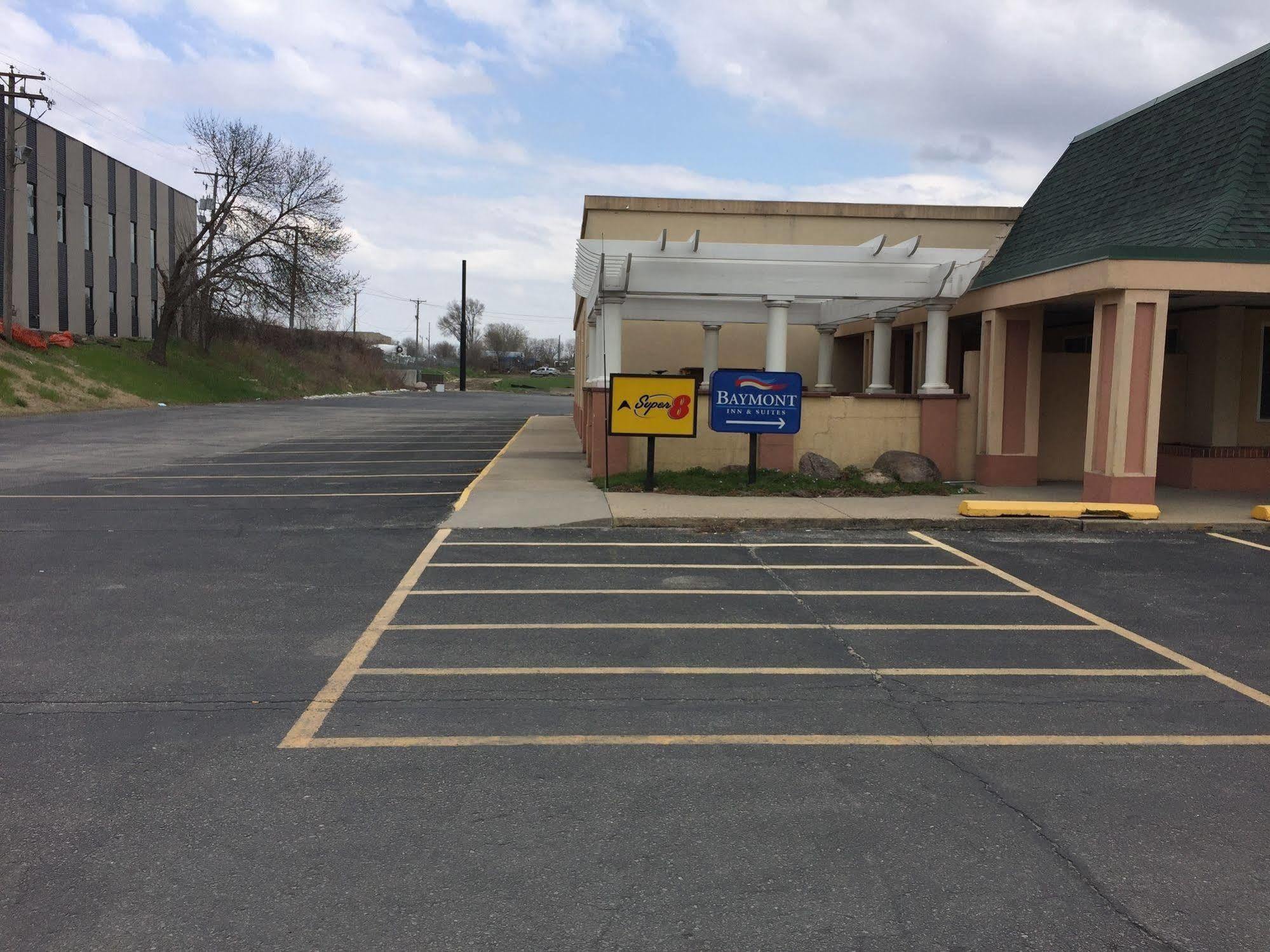 Hotel Super 8 By Wyndham Des Moines Zewnętrze zdjęcie